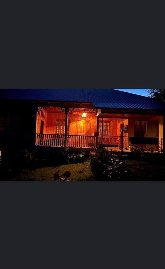Guest House Lailashi Surmushi ภายนอก รูปภาพ