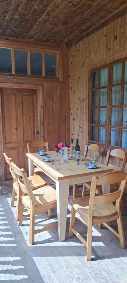 Guest House Lailashi Surmushi ภายนอก รูปภาพ