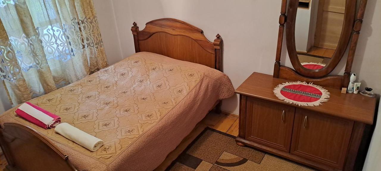 Guest House Lailashi Surmushi ภายนอก รูปภาพ